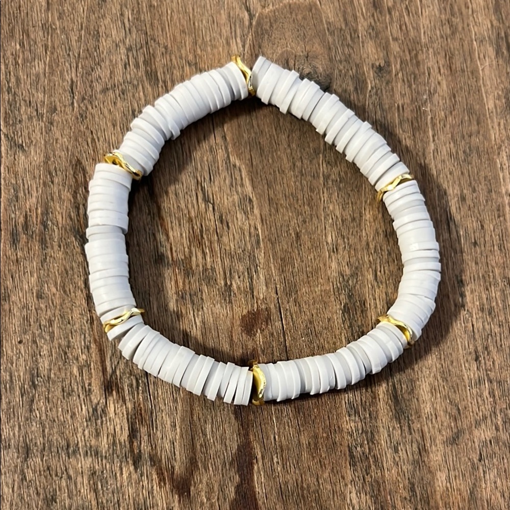 Elegant White and Gold Beaded Bracelet